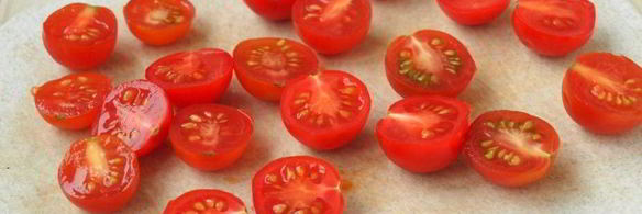 фокачча с помидорами черри и ароматными травами