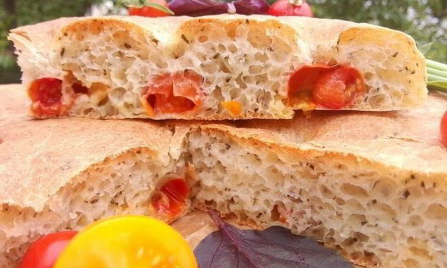 Рецепт фокаччи с помидорами черри и базиликом