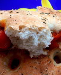 Фокачча с помидорами черри