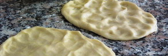 говяжьи котлеты на лепешке пиде