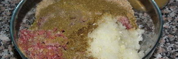 говяжьи котлеты на лепешке пиде