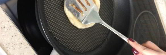 хотток — корейские лепешки со сладкой начинкой