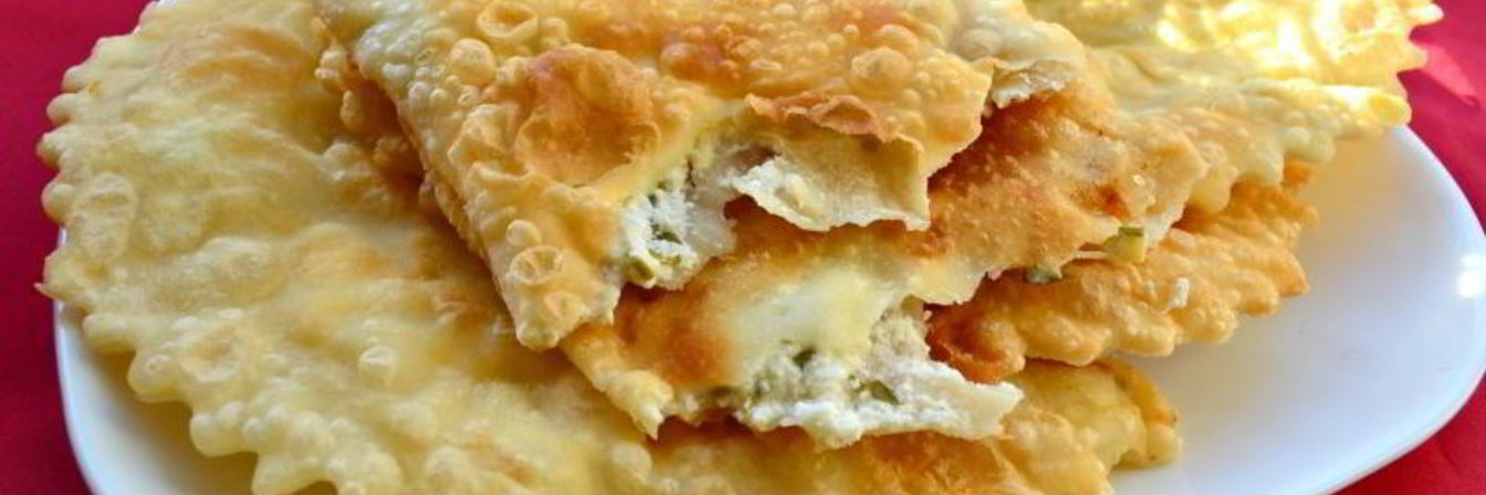 Хрустящие лепешки с сыром Фета и зеленью