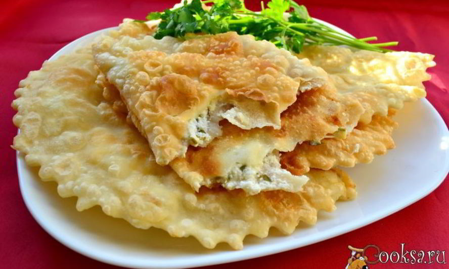 Рецепт хрустящих лепешек с сыром фета и зеленью