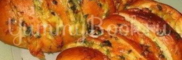 хрустящий хлебушек пропитанный маслом, сыром и чесночком