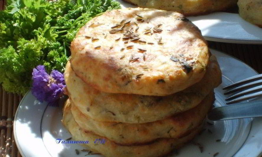 Рецепт лепешек картофельно-творожные с тмином и травами
