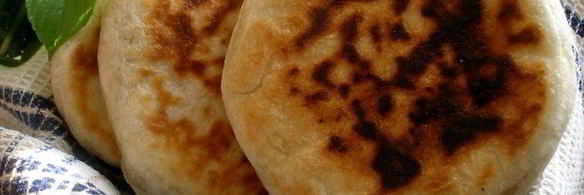 лепешки на минеральной воде с зеленью и сыром