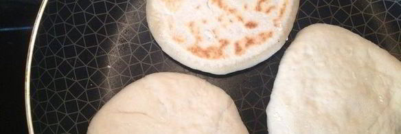 лепешки на минеральной воде с зеленью и сыром