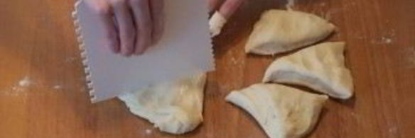 лепешки наан с сыром и зеленью