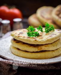 Лепешки с адыгейским сыром на сковороде