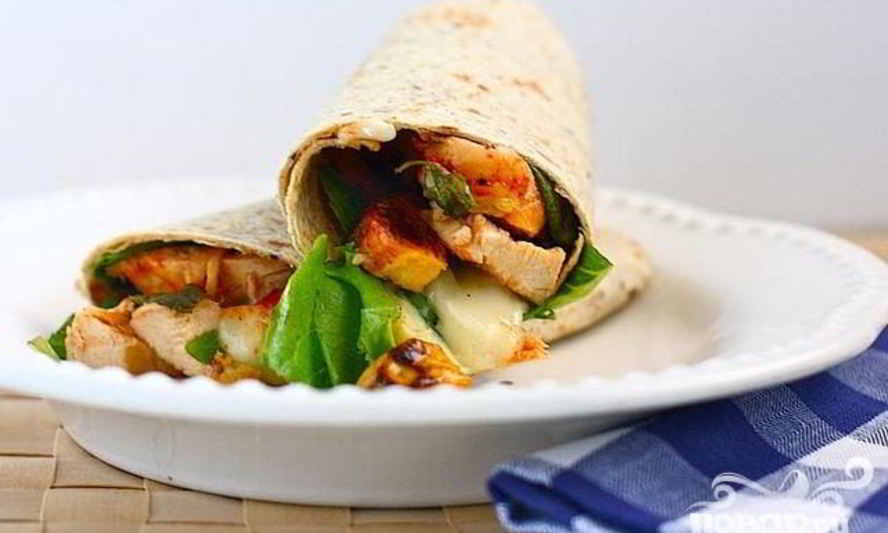 Рецепт лепешек с курицей, шпинатом и сыром бри