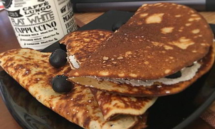 Рецепт лепешек с рикоттой и голубикой