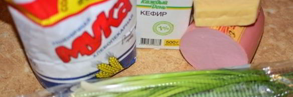 лепешки с сыром и колбасой на сковороде