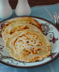 Лепешки с творогом и зеленью