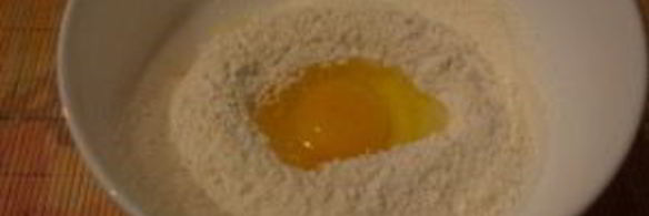 лепешки с зеленью на сковороде