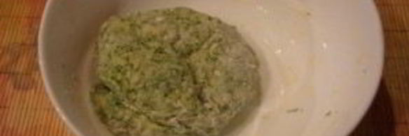 лепешки с зеленью на сковороде