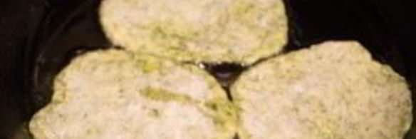 лепешки с зеленью на сковороде