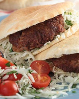 Пита с бифштексом и салатом