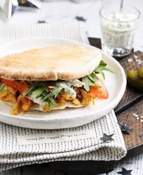 Пита с курицей, перцем и беконом