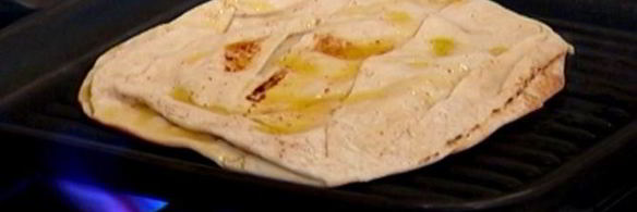 пита с моцареллой, руколой и помидорами