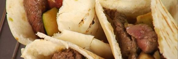 пита с теплым салатом