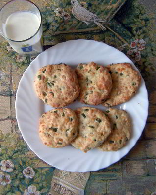 Сырные лепешки с зеленью