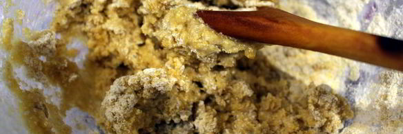 яйцо с овощами и лепешками