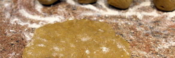 яйцо с овощами и лепешками