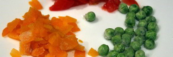 яйцо с овощами и лепешками