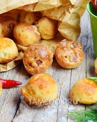 Маффины с колбасой и сыром