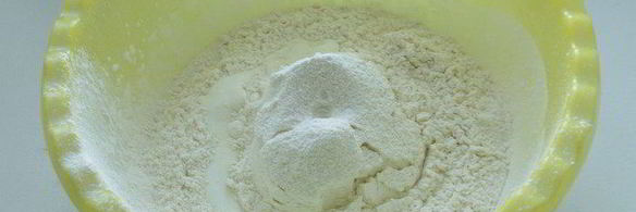 маффины с марципаном и брусникой