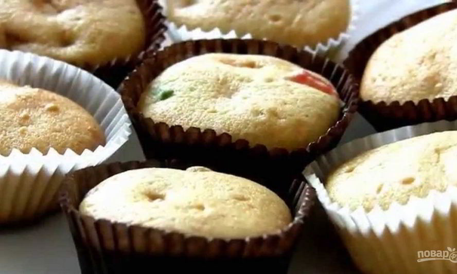 Рецепт маффинов с цукатами в формочках
