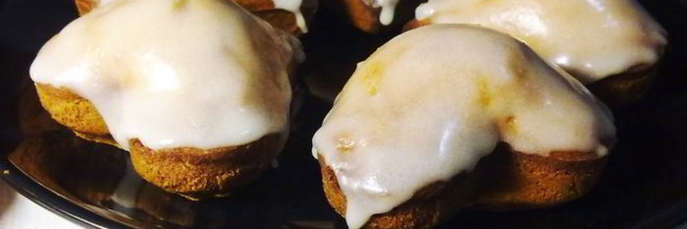 Маффины с цукатами в сахарной глазури