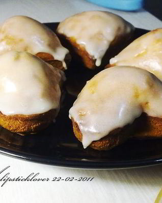 Маффины с цукатами в сахарной глазури