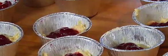 малиновые маффины