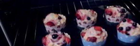 полезные овсяные маффины с ягодами