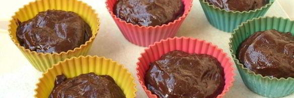 шоколадные маффины с малиной