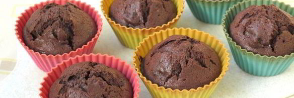 шоколадные маффины с малиной