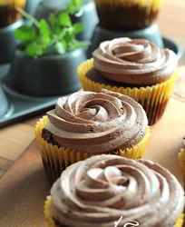 Шоколадные маффины с шоколадной шапочкой