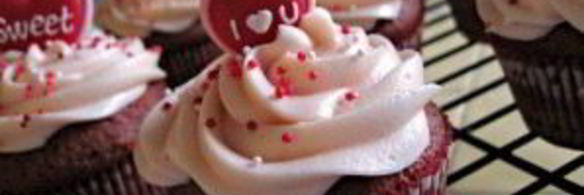 шоколадные маффины со сливочной глазурью