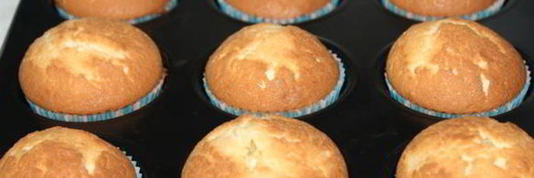 сливочные маффины с лавандой и марципаном