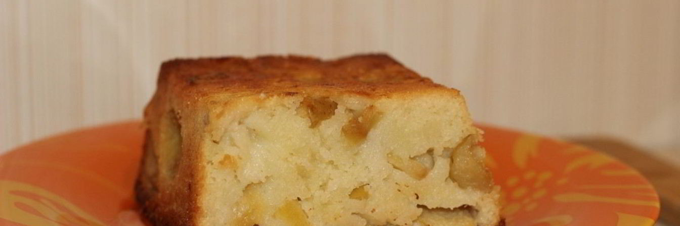 Манник на кефире с яблоками