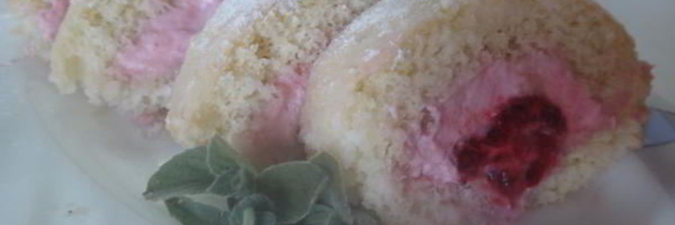 Мини-швейцарские рулетики с малиной