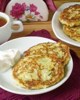 Капустные оладьи с манкой