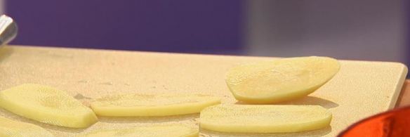 куриные оладушки-грибочки с разноцветным пюре