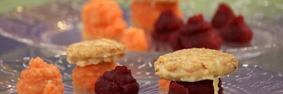 куриные оладушки-грибочки с разноцветным пюре