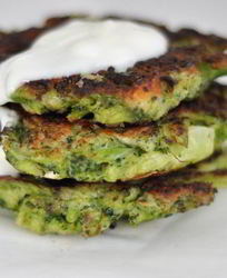 Оладьи из брокколи с сыром