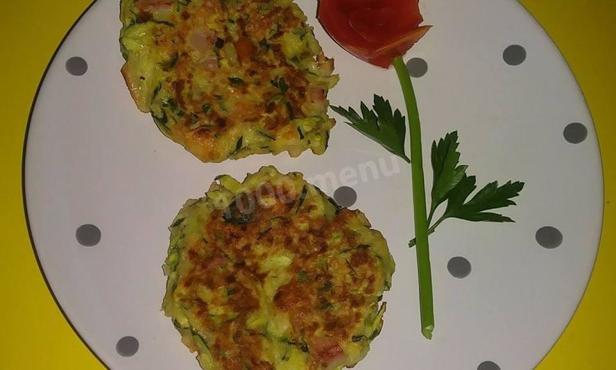 Рецепт оладий из кабачков с сыром и ветчиной