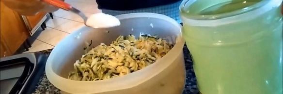 оладьи из кабачков с сыром и ветчиной