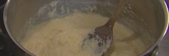 оладьи из манки с изюмом